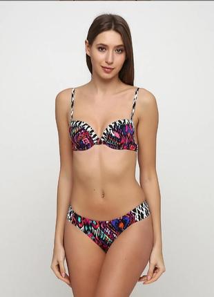Яркий купальник triumph, 36 размер