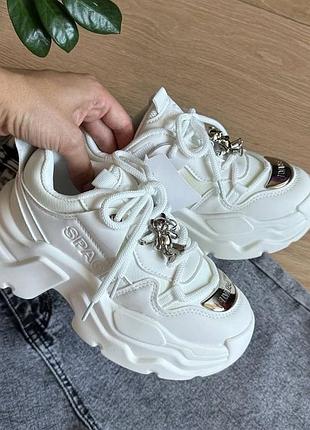 Детские стильные кроссовки на платформе