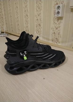 Мужские спортивные кроссовки