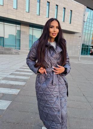 Пальто с перчатками на манжетах