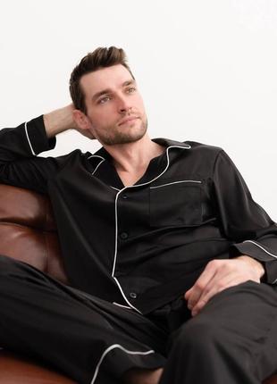 Красивая мужская пижама