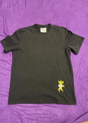 Футболка adidas с классным принтом