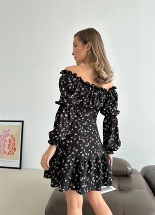 Платье в цветочный принт с длинными рукавами и воланами по низу8 фото