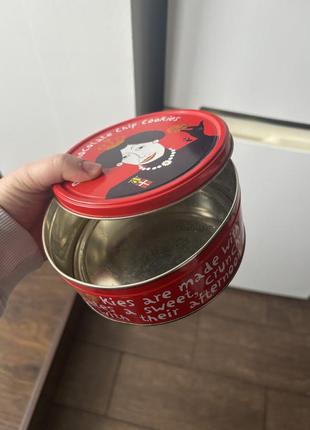 Коробочка металева для печива, зберігання