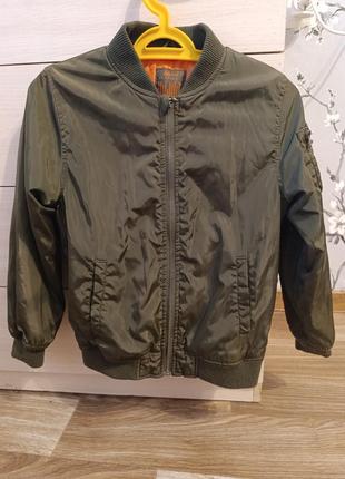Куртка бомбер rebel by primark 
рост 146 см.