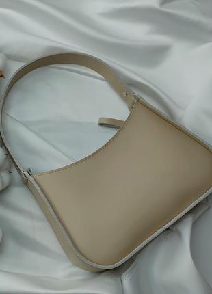 Кожаная сумка багет бежевого цвета. женская кожаная сумочка. сумочка на подарок.