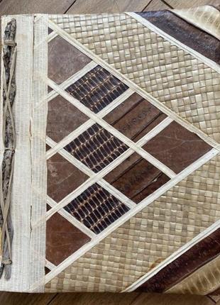 Новый органический фотоальбом из листьев и коры! бали!