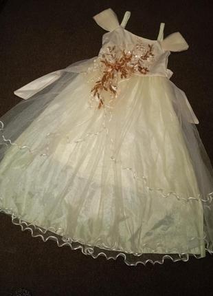 Платье праздничное