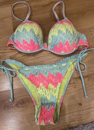 Victoria secret яркий купальник пуш ап