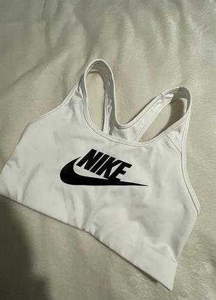 Спортивный топ nike
