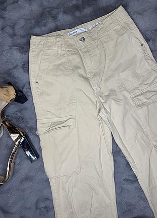 Прямі джинси-карго bershka з кишенями