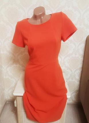 Яскраве силуетне плаття next