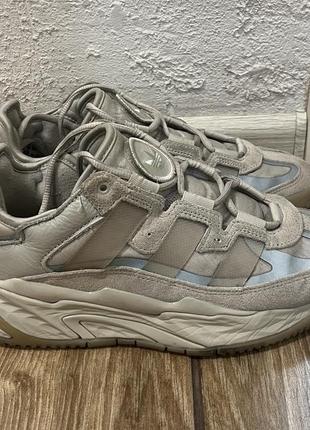 Кросівки adidas niteball triple off white