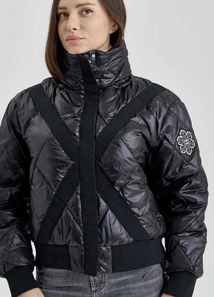 Черный женский стеганый пуховик