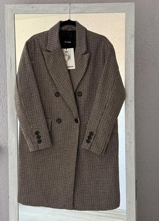 Пальто в гусячу лапку pull&bear
