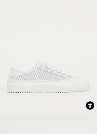 Легкі кросівки zara