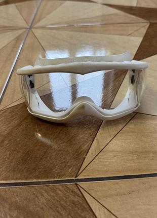 Защитные очки