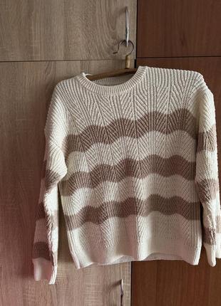 Вʼязаний светр