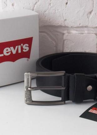 Мужской кожаный чёрный ремень levis