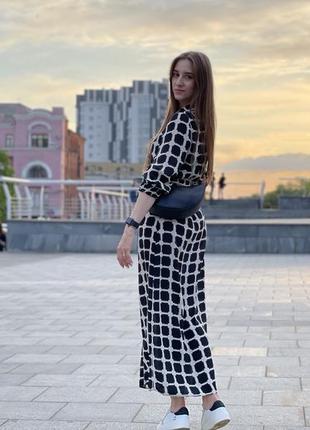Платье zara, s, красиво подчеркивает фигуру, 100% вискоза, черно-белое, с поясом