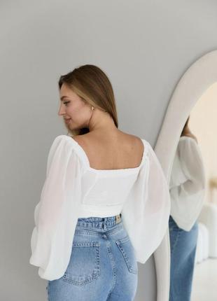 Короткий топ з довгими рукавом