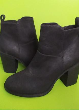 Кожаные чёрные ботильоны на устойчивом каблуке divided h&m, 36