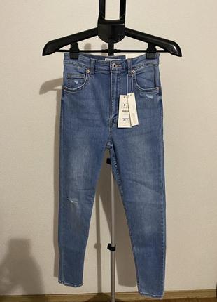 Джинси жіночі. нові. розмір 36 s. bershka.