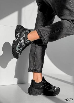 Жіночі кросівки