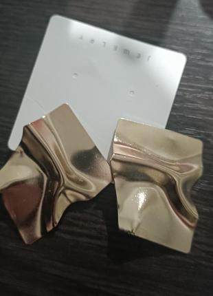 Серьги золотые массивные квадраты бижутерия