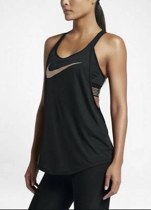 Чорна спортивна майка від nike