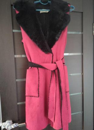 Женская жилетка