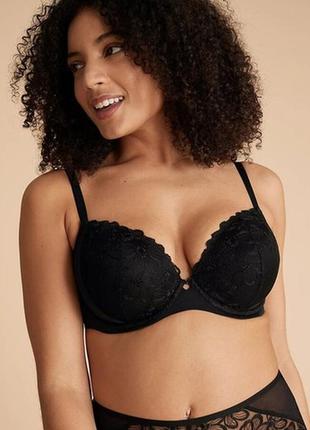 Чорний з мереживом бюстгальтер фірми marks and spencer розмір 40dd 90е