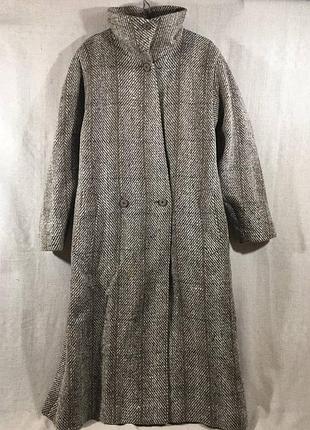 Шерстяное свободное пальто "в елочку" демисезон