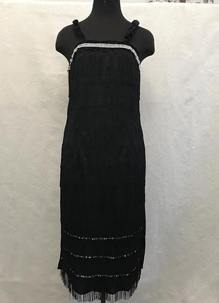 Бархатное вечернее платье с бахромой
