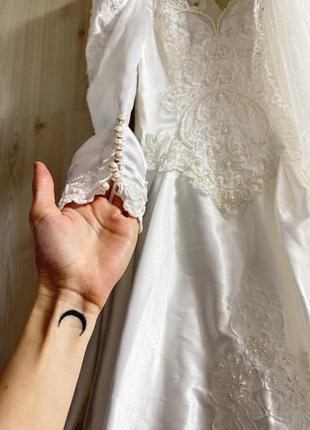 Весільна бальна сукня атласна сукня 70-90х вінтажне плаття весільне шлейф ретро сукня