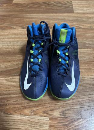 Високі кросівки