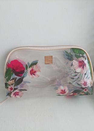 Нова косметичка ted baker