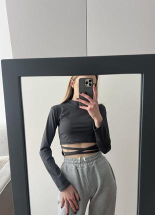 Топ з розрізом