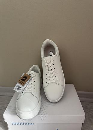 Кеди білі 39 р