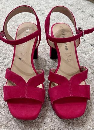 Босоніжки малинові