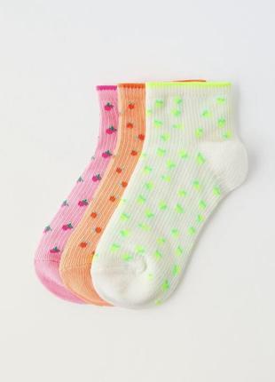 Нереально гарні, яскраві набори шкарпеток зара в 2х розмірах, 2-4 р та 4-6 р, може трішки маломірять