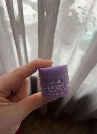 Нічна маска для губ від laneige