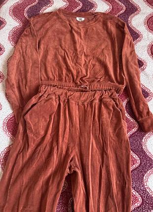 Спортивный костюм