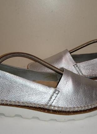 Брендовые полностью кожаные супер легкие туфли clarks.
