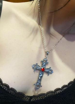 Большой крест в готическом стиле с красным камнем кулон под серебро готический колье цепочка цепочка