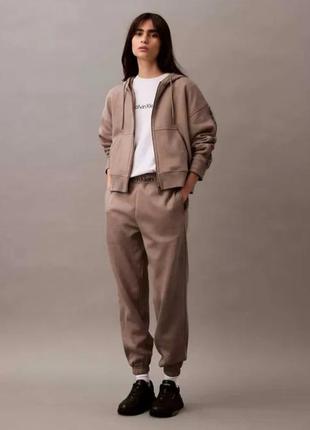 Костюм calvin tements klein