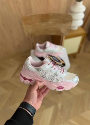 Кроссовки asics