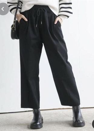 Стильные и красивые актуальные черные брюки на резинке от george