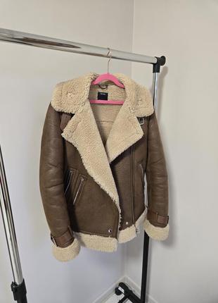 Стильная дубленка bershka