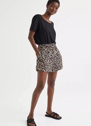 Трендовые леопардовые шорты h&m